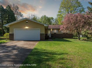 3793 Wisteria Ln, Dewitt, MI 48820