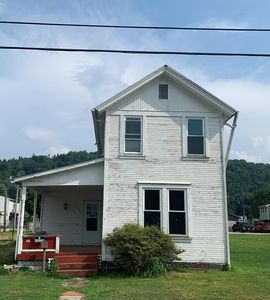 134 North 3rd Avenue, Paden City, WV, 26159