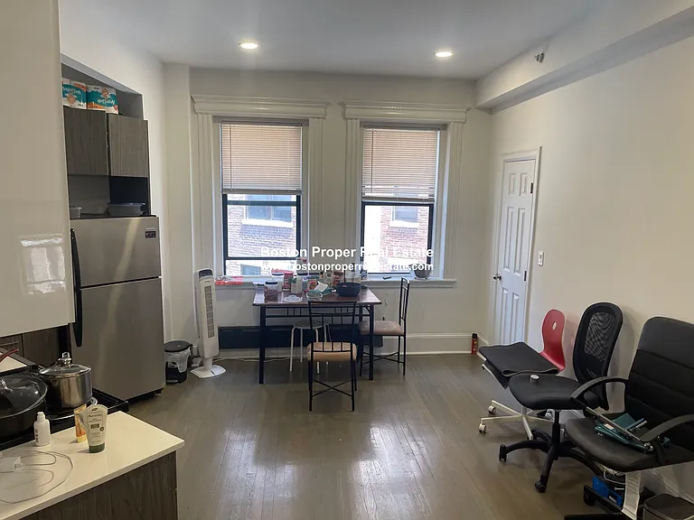 51 Queensberry St #9 — Photo 2
