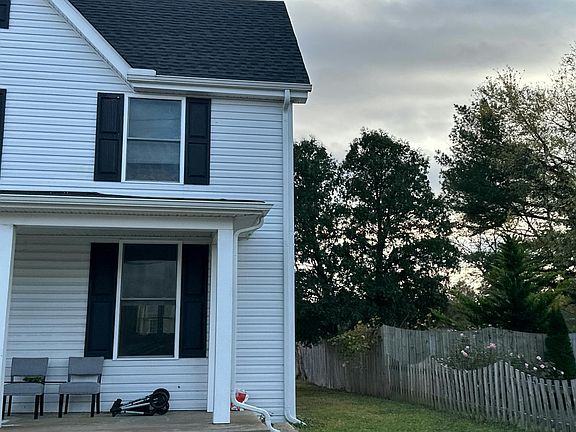 2nd image of 426 Railroad Ave