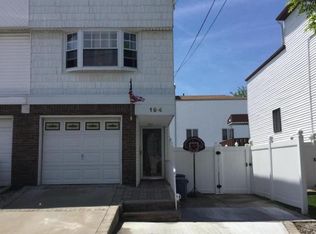 194 Slater Blvd, Staten Island, NY