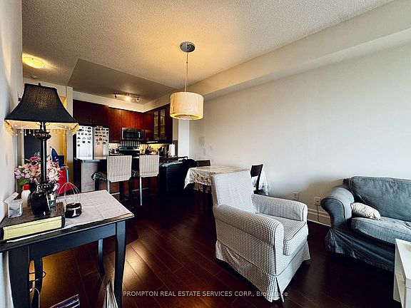 4th image of 111 Upper Duke Cres #503