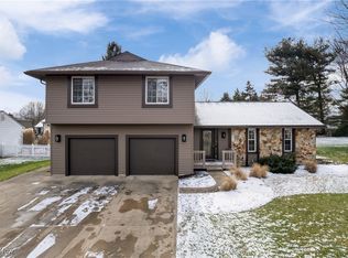 2600 Crafton Cir NW, North Canton, OH