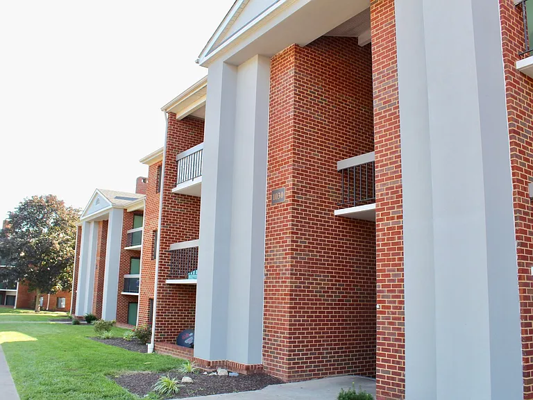 1030-3 Blue Ridge Dr — Photo 1