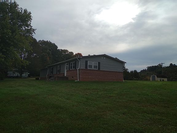 3rd image of 406 Holmes St