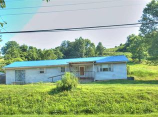 7825 Paddle Creek Rd, Catlettsburg, KY 41129