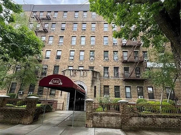 1802 Ocean Pkwy APT D6, Brooklyn, NY 11223