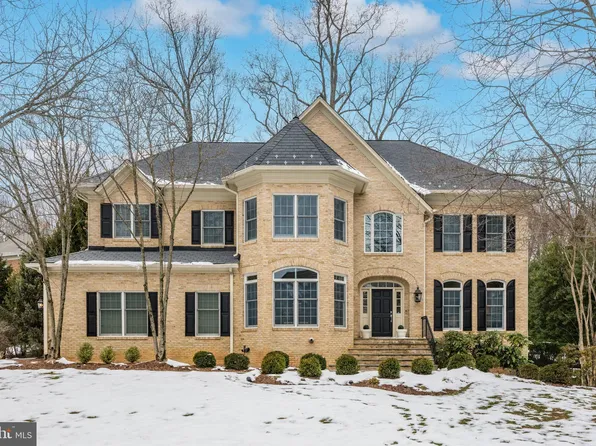 8504 Pierce Point Ct, Potomac, MD 20854