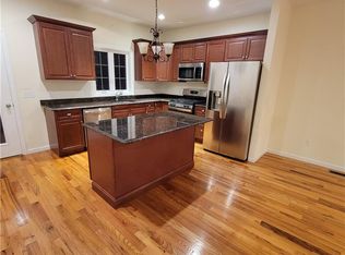 22 Short Oak Dr, Brookfield, CT 06804