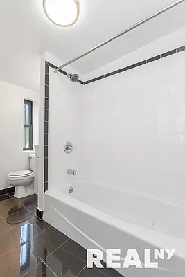 Rented by REAL New York | media 18