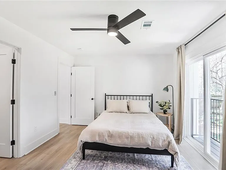 1210 Cleburne Ave NE — Photo 15