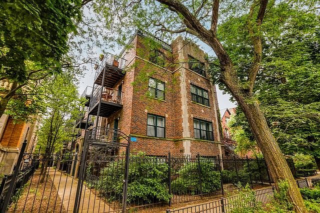 1st image of 627.5 W Arlington Pl #2