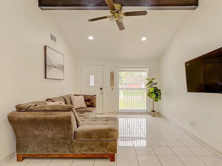 8541 Briar Grove Cir — Photo 6
