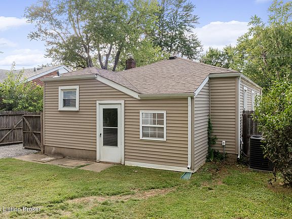 4th image of 2230 Bradford Dr