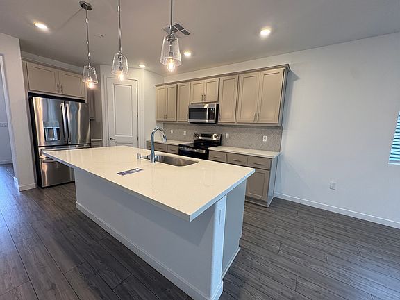 5th image of 1795 Lacey Ave
