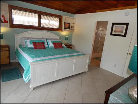 2 bed, 1000 sqft, $5,700 — Photo 2