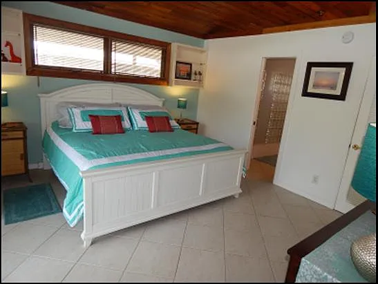 22951 Hawkins Ln — Photo 2