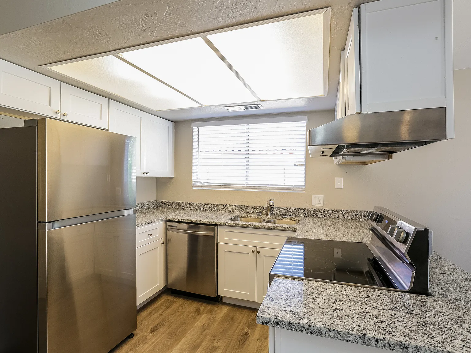 3 bed, 1289 sqft, $2,095 — Photo 3