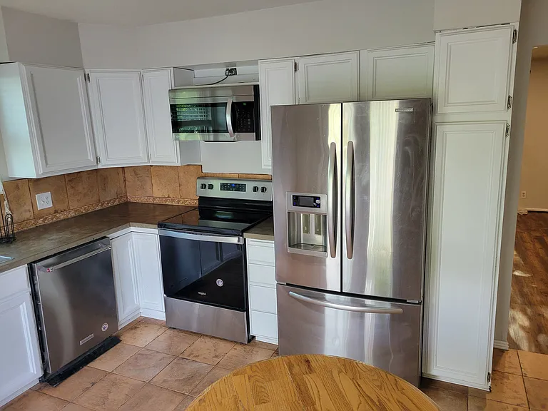 211 Country Club Dr #A — Photo 6