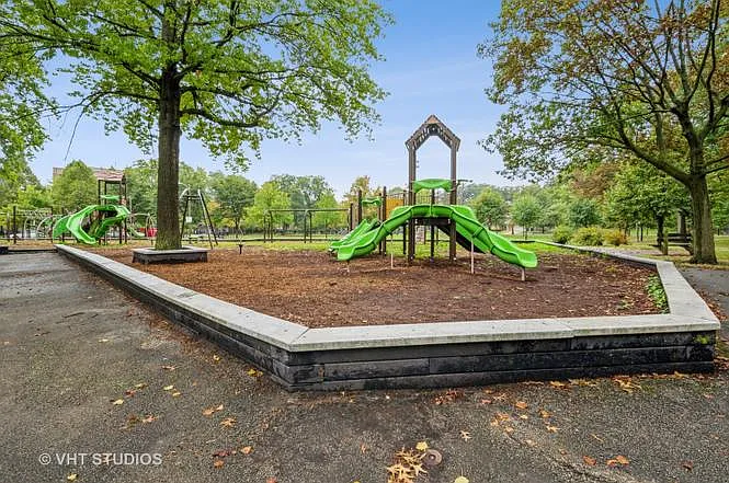 10428 S Walden Pkwy #B — Photo 18