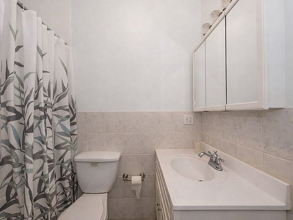 5th image of 1200 27th St #1