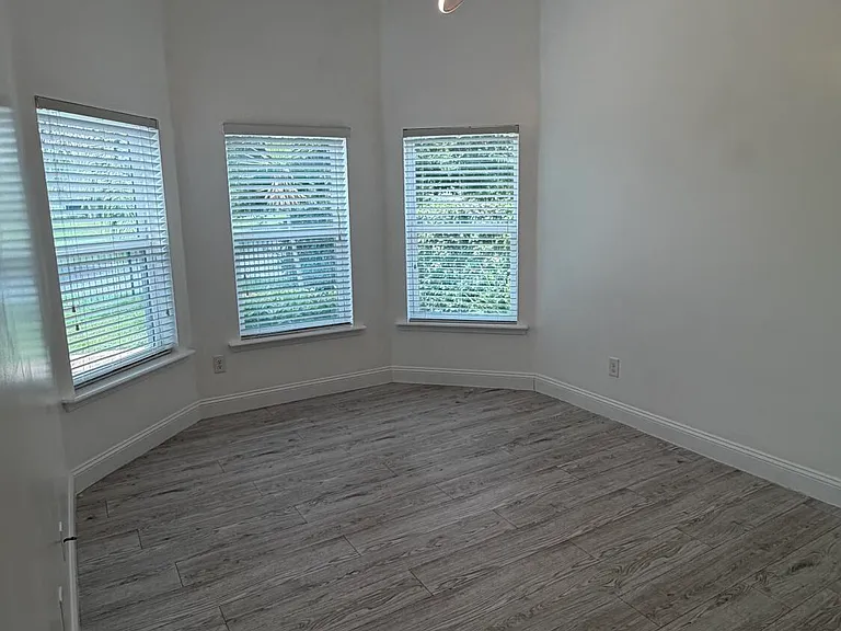 159 Senegal Dr — Photo 9