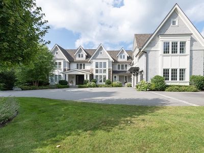 8 Hidden Rd, Weston, MA, 02493