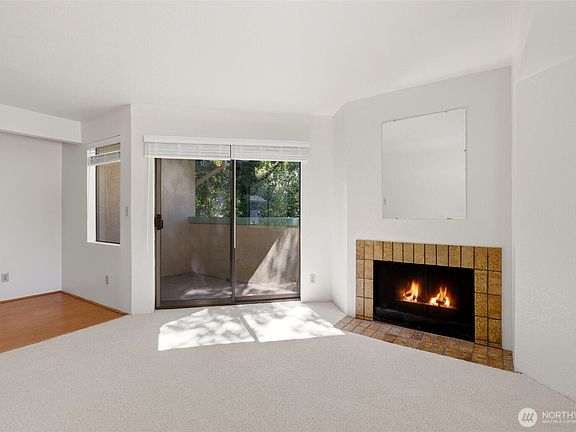 4th image of 3024 NE 143rd Street #301