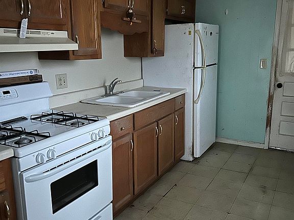 3rd image of 825 Bellwood Ave