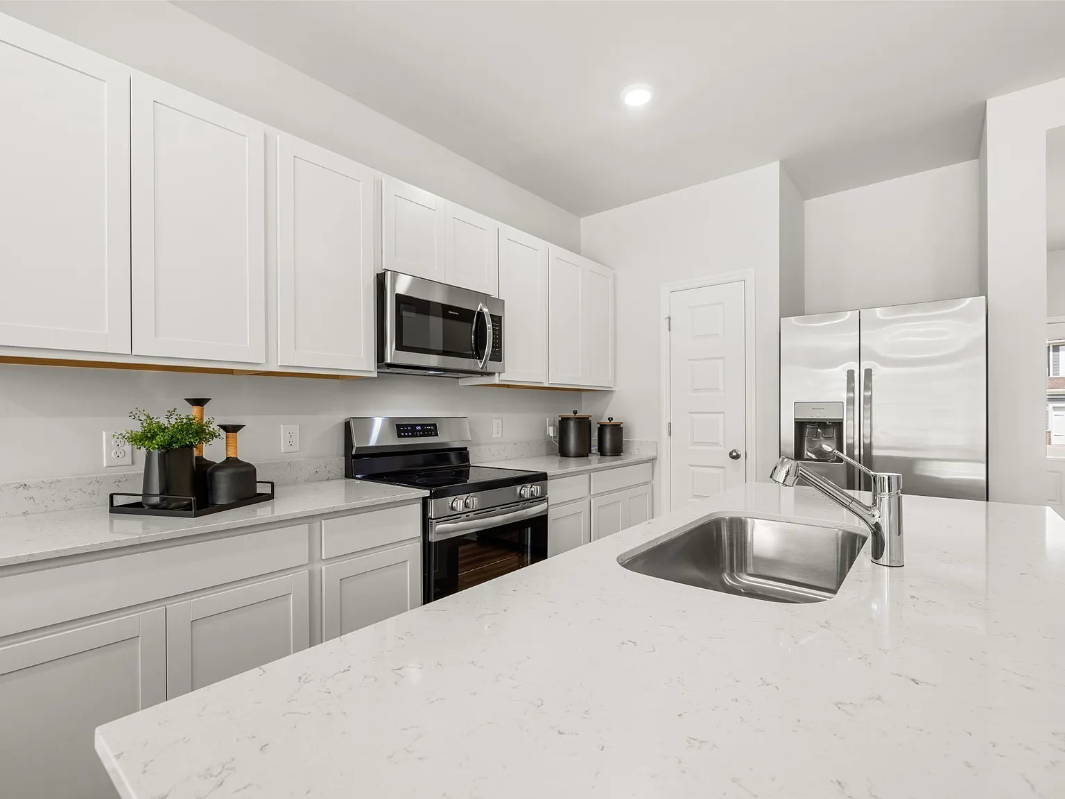 3 bed, 2.5 bath, 1846 sqft, $1,995 — Photo 4