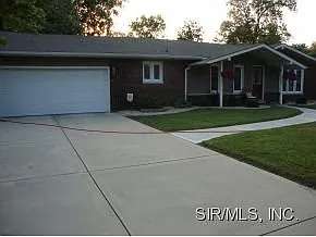 5 Hanson Dr photo 1