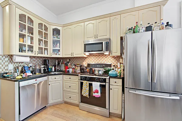 Rented by Charney Real Estate LLC | media 11