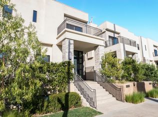 18727 Redwing St, Tarzana, CA 91356