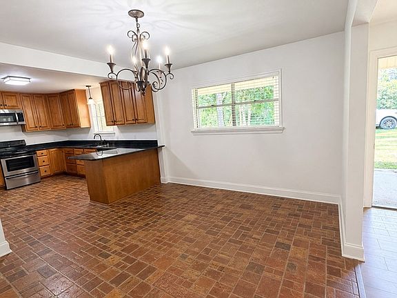 5th image of 340 W Union Rd