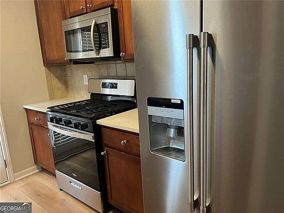 4th image of 6614 Splashwater Dr