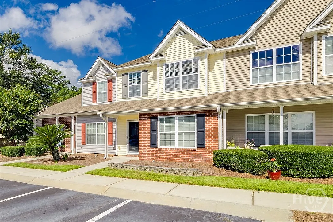 2 bed, 2.5 bath, 1354 sqft, $1,800 — Photo 2
