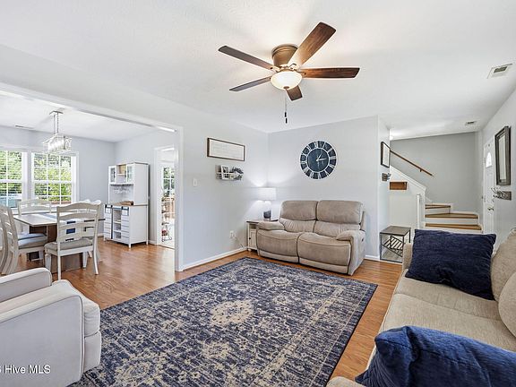 5th image of 217 Marsh Hen Court