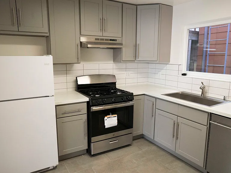 74 Cook St — Photo 3