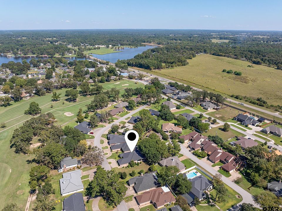 1st image of 113 S Bay Dr
