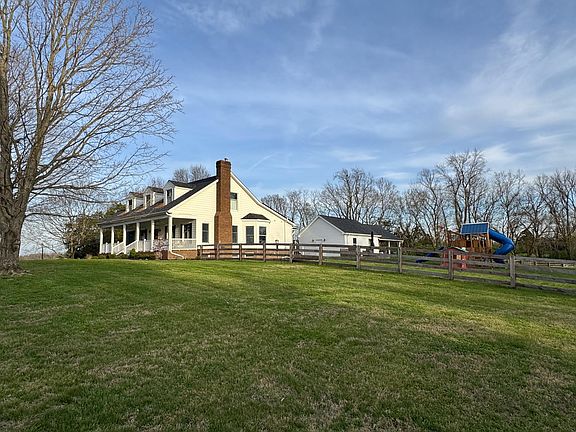 3rd image of 2447 Hall Rd