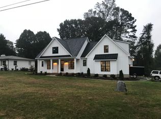 715 Pierce Ave, Mount Holly, NC 28120