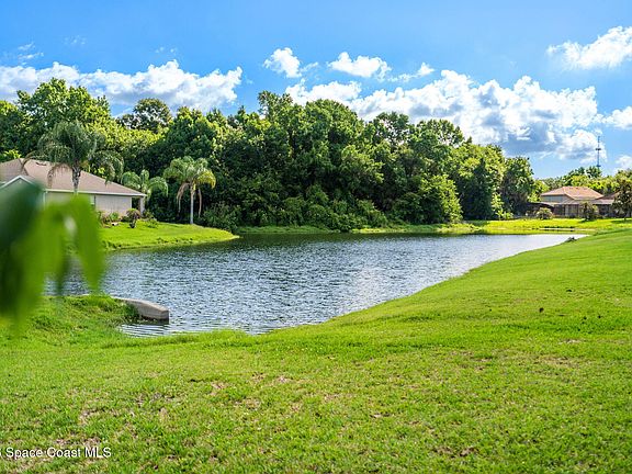 3rd image of 4366 Fitzroy Reef Dr