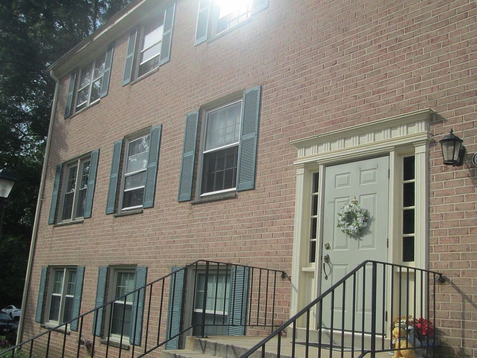 Exterior Front Bldg