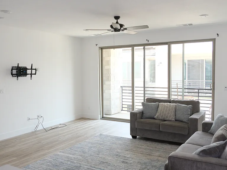2816 E Teaberry Dr #1 — Photo 37