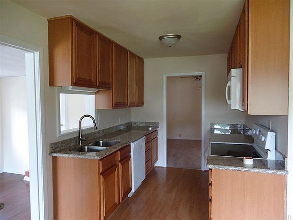 5th image of 3365 Newton Dr
