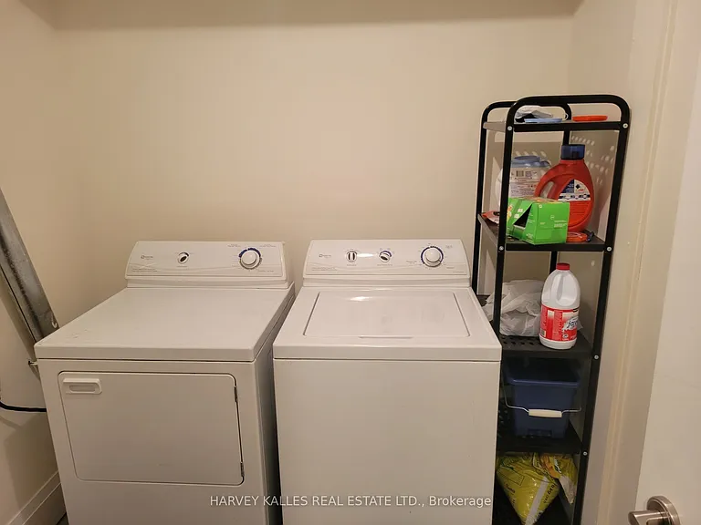 543 Palmerston Blvd #2 — Photo 18