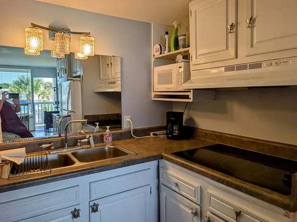 1918 W Fort Macon Rd #201, Atlantic Beach, NC 28512