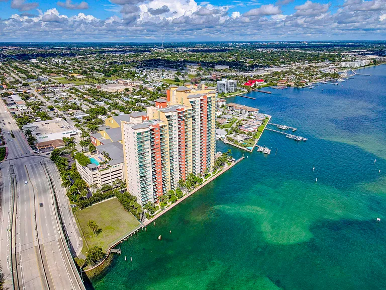 2640 Lake Shore Dr #2014 — Photo 16