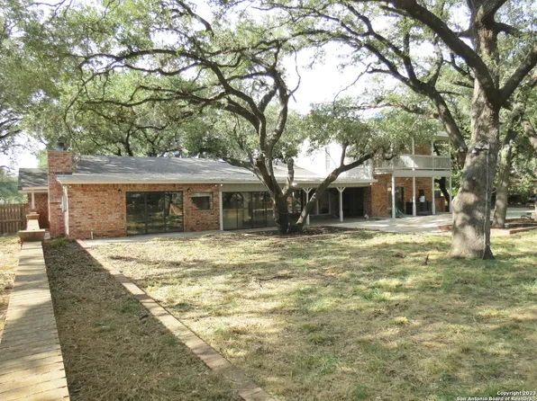 89 PULLIAM DR, Pleasanton, TX 78064