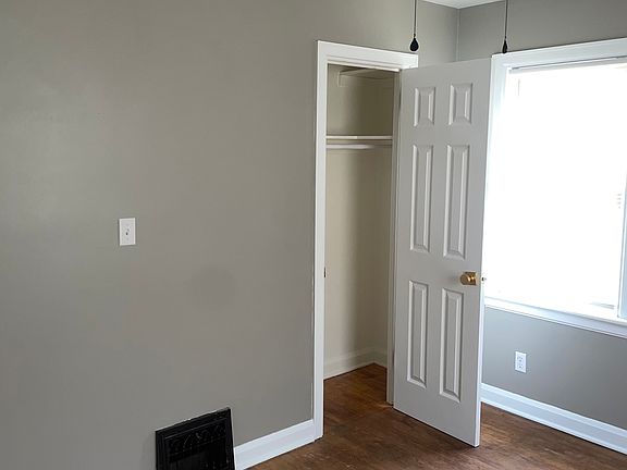 3rd image of 1255 Shadyside Ave SW